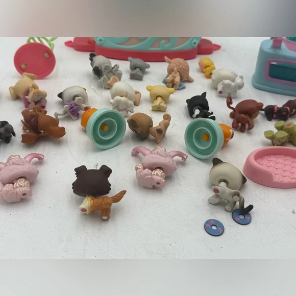 Littlest Pet Shop LPS lot of 39 includes rare Collie and other pets